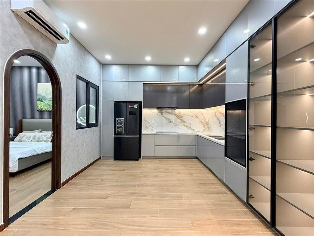 Chuyên cơ mặt đất chưa tới 100tr/m2, nhà đẹp full nt  3 tầng thiết kế villa chào chỉ 10tỷ9 tl