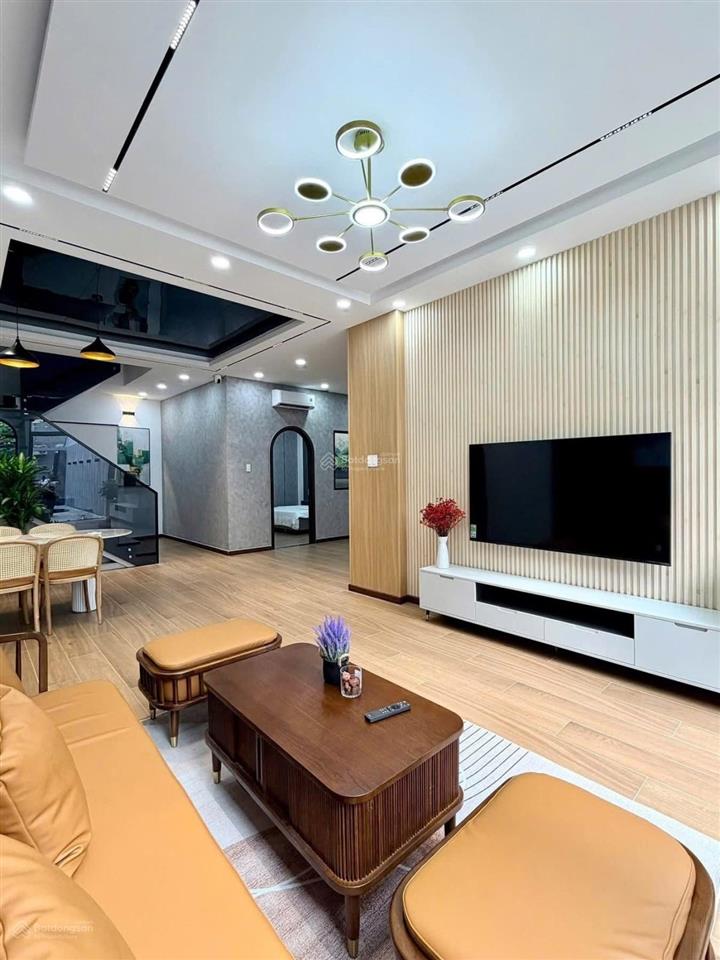 Chuyên cơ mặt đất chưa tới 100tr/m2, nhà đẹp full nt  3 tầng thiết kế villa chào chỉ 10tỷ9 tl