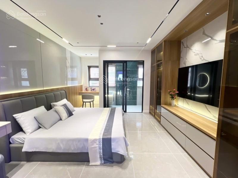 Bán gấp! chủ giảm 700tr  nhà phố cao cấp có thang máy  xe hơi ngủ trong nhà  phạm văn chiêu.