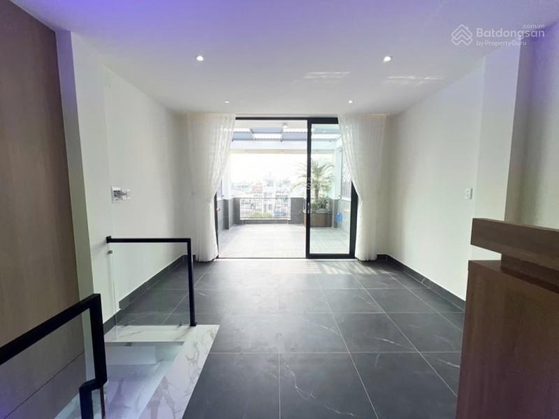 Bán gấp! chủ giảm 700tr  nhà phố cao cấp có thang máy  xe hơi ngủ trong nhà  phạm văn chiêu.