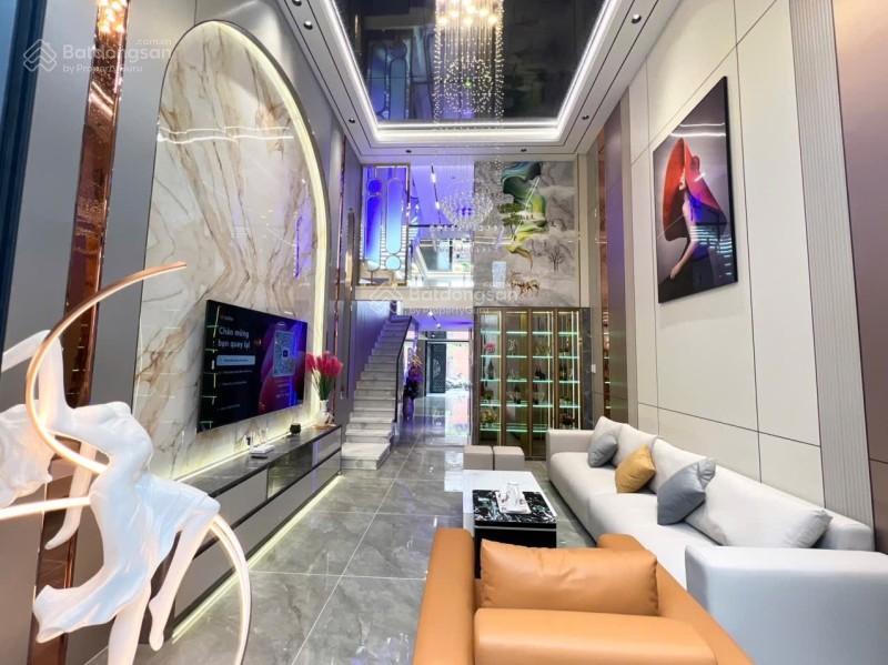 Bán gấp! chủ giảm 700tr  nhà phố cao cấp có thang máy  xe hơi ngủ trong nhà  phạm văn chiêu.