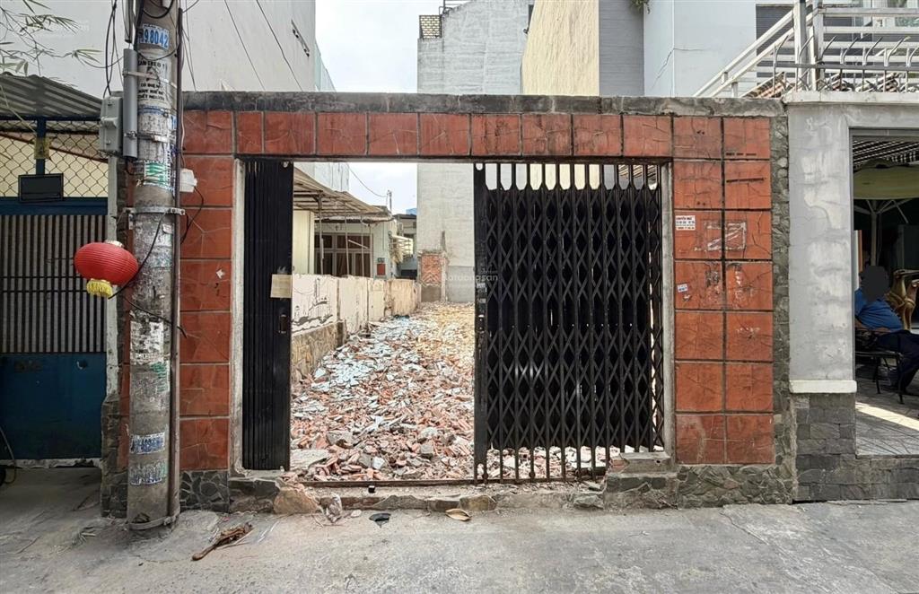 Đất đẹp đối diện đại học văn lang. phan văn trị, gv  hxh 5m dt 80m2 nở hậu tài lộc chỉ 11tỷ6 tl