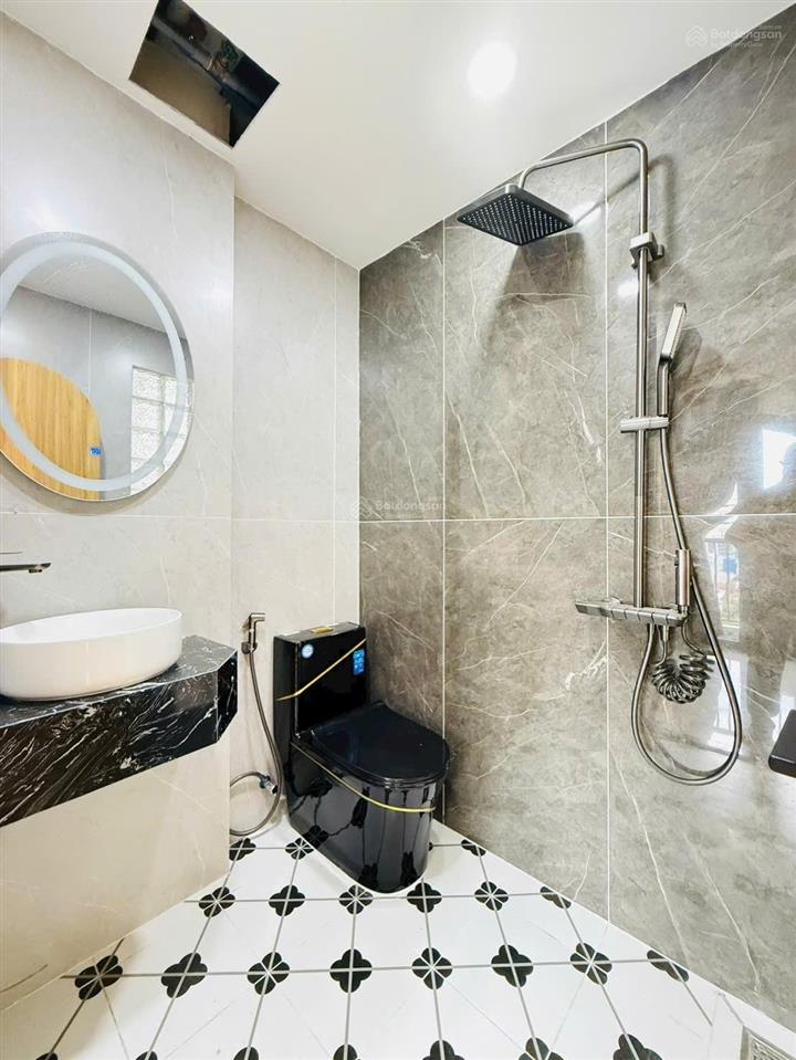Dòng tiền tốt tại gò vấp, phan huy ích. 5 tầng  4pn có sẵn wc từng phòng  kd chdv tốt chỉ 7t2 tl