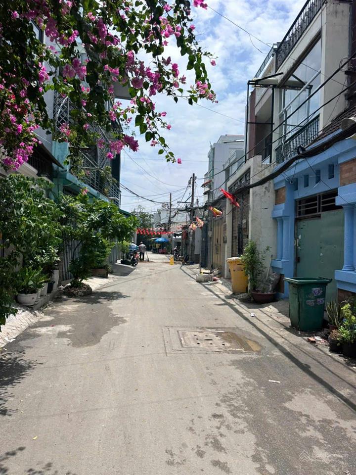 Đất đẹp giá hiếm. khu vip dương quảng hàm, gv  xe hơi tận nơi vi vu  dt 67m2 đất chỉ 8t9 tl
