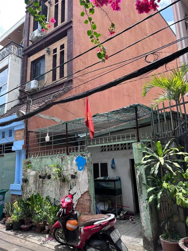 Đất đẹp giá hiếm. khu vip dương quảng hàm, gv  xe hơi tận nơi vi vu  dt 67m2 đất chỉ 8t9 tl