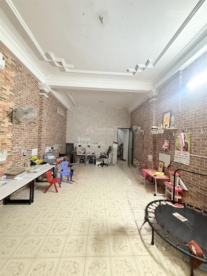 Hiếm có. hẻm xe hơi hạnh thông, gò vấp  80m2  3pn. gần đại học công nghiệp. chỉ 9,5 tỷ tl