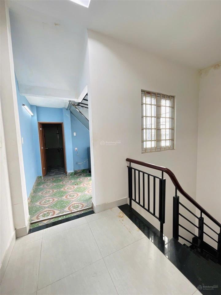 Nhà phố đẹp hiếm. dương quảng hàm, gv  hxh tới nhà  60m2 cn  1 căn ra mặt tiền chỉ 7t2 tl tốt