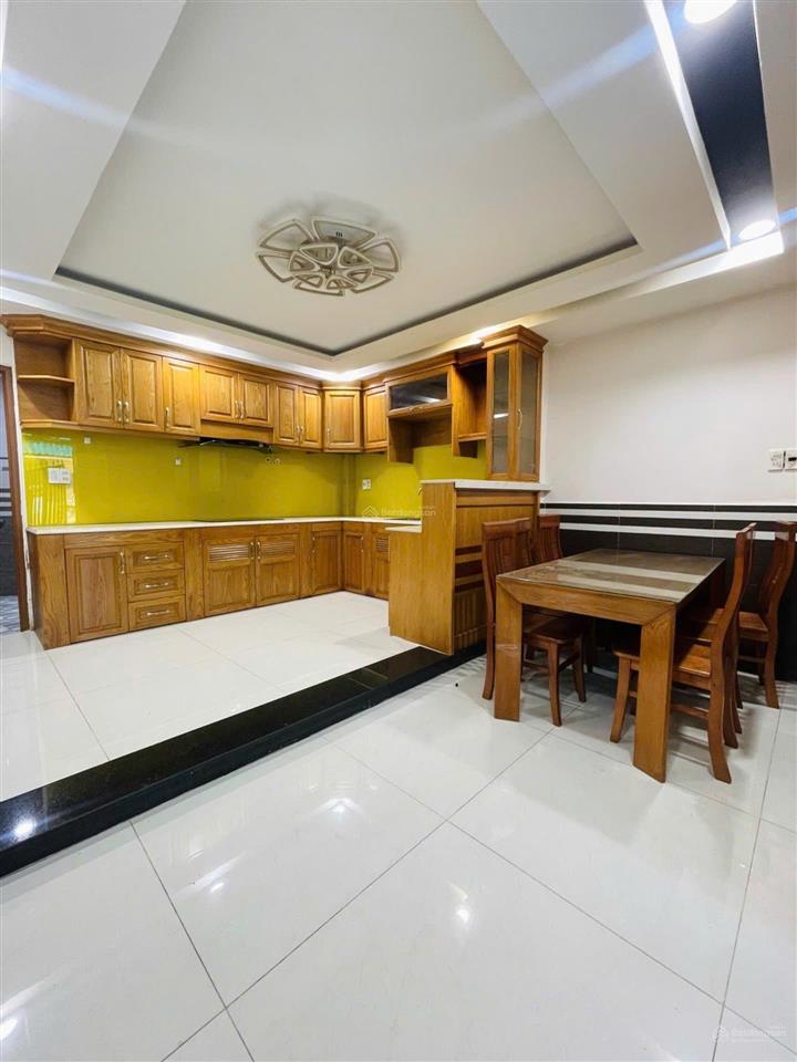 Nhà phố đẹp hiếm. dương quảng hàm, gv  hxh tới nhà  60m2 cn  1 căn ra mặt tiền chỉ 7t2 tl tốt