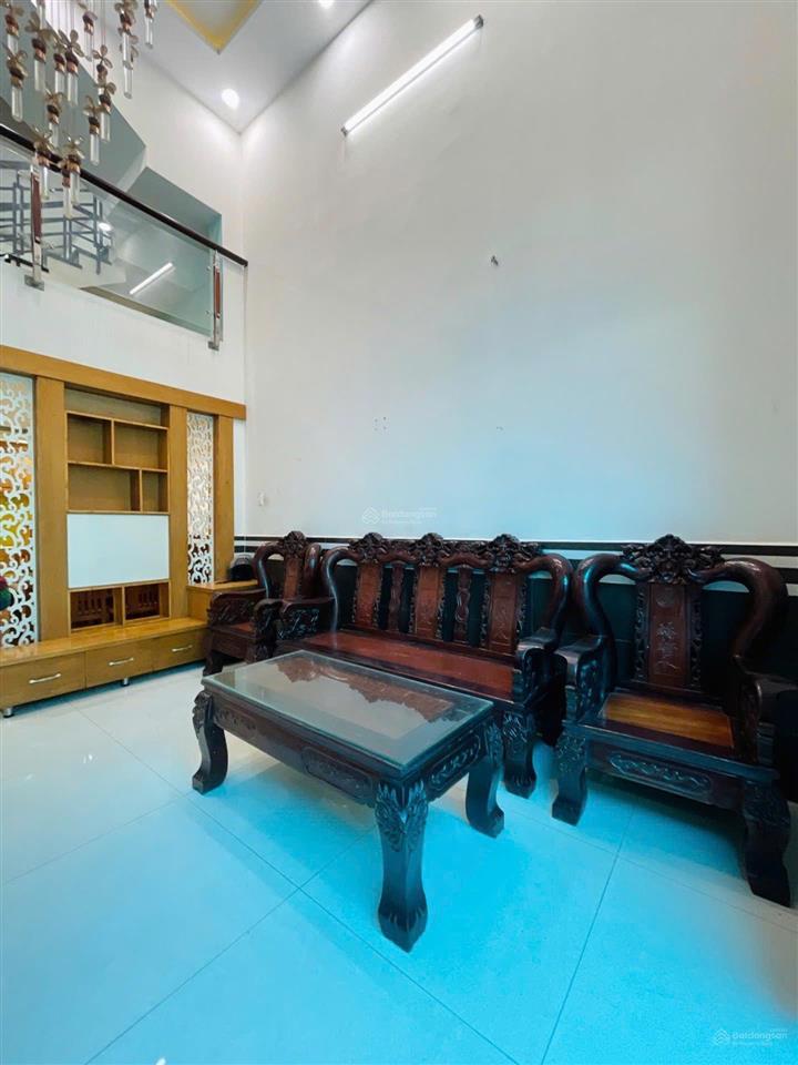 Nhà phố đẹp hiếm. dương quảng hàm, gv  hxh tới nhà  60m2 cn  1 căn ra mặt tiền chỉ 7t2 tl tốt