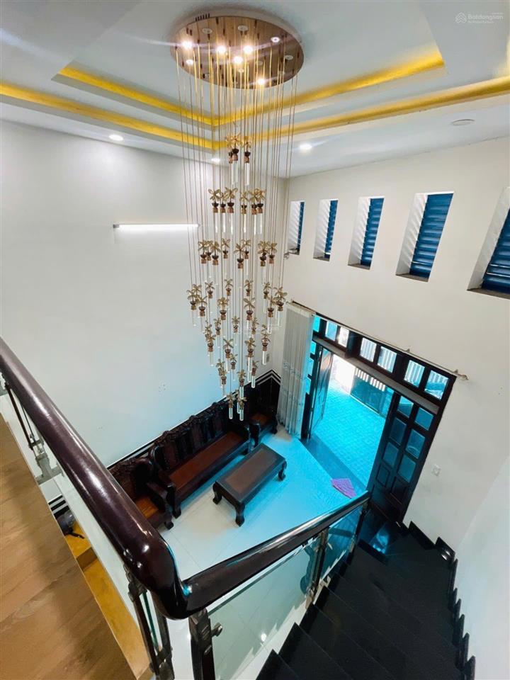 Nhà phố đẹp hiếm. dương quảng hàm, gv  hxh tới nhà  60m2 cn  1 căn ra mặt tiền chỉ 7t2 tl tốt