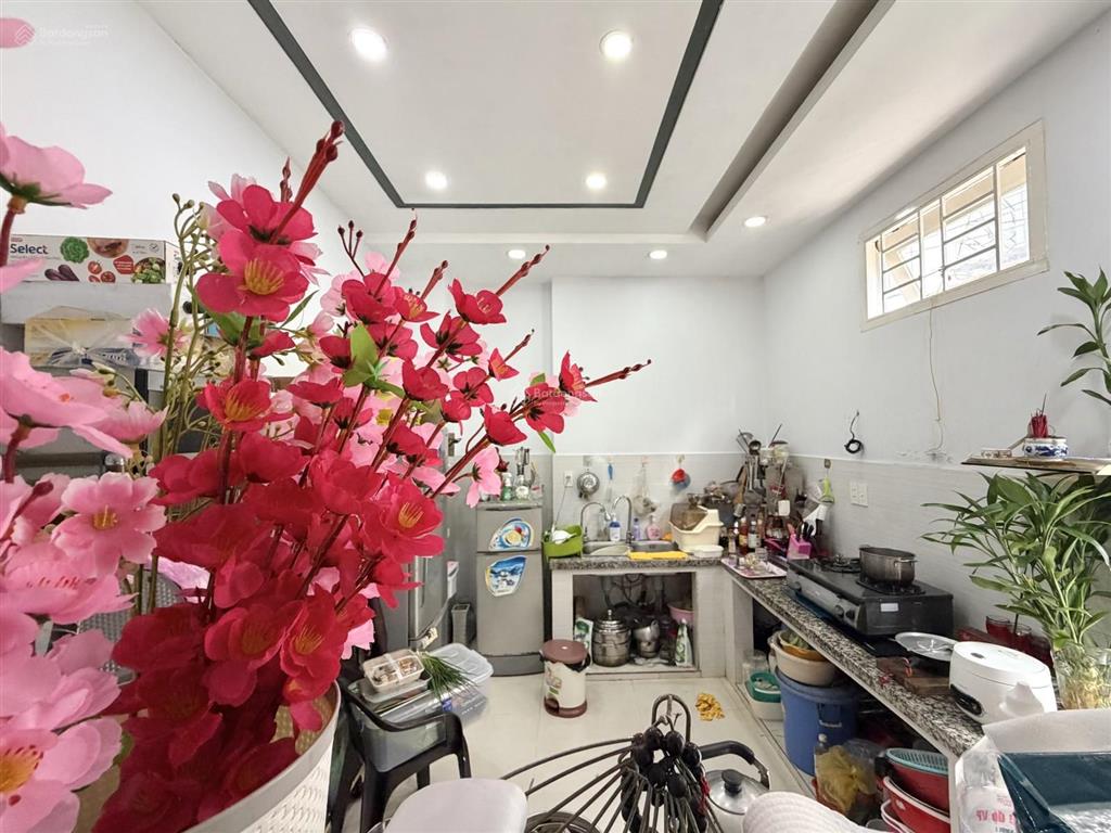 Nhà phú nhuận vip. nguyễn đình chính  hxh  cách mặt tiền vài bước  dt 71m2 ngon chỉ 10t tl ngay