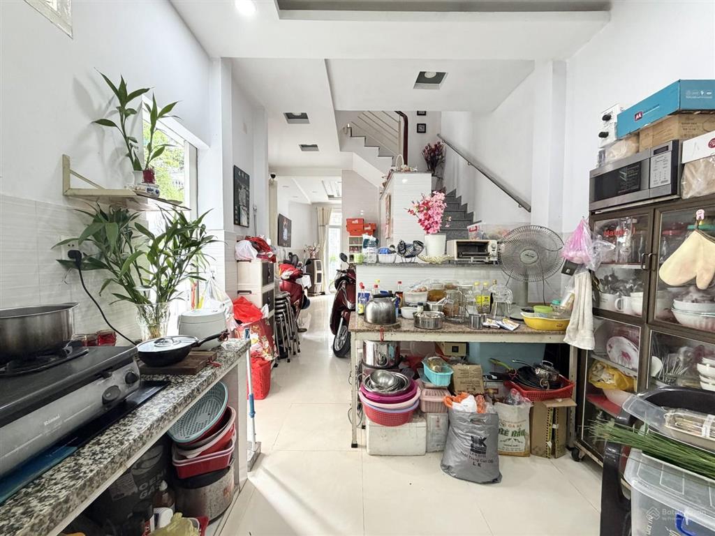 Nhà phú nhuận vip. nguyễn đình chính  hxh  cách mặt tiền vài bước  dt 71m2 ngon chỉ 10t tl ngay