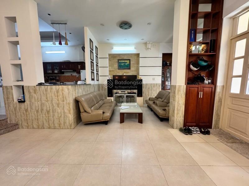 Cơ hội đầu tư! sau đh văn lang nhà dt 115m2 nở hậu đẹp xe hơi vô nhà tại dương quảng hàm. giá 12.5t