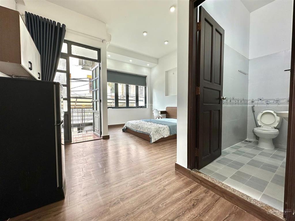 Phòng ban công rộng rãi tại bình lợi, p13 bình thạnh. giáp đh văng lang cs3