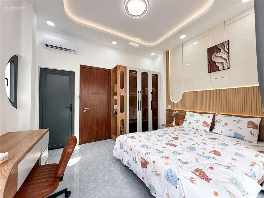 Nhà khu cực vip. bạch đằng, bình thạnh  gần ngã 4 hàng xanh  ngang 6m  4 tầng chỉ 5,45 tỷ tl