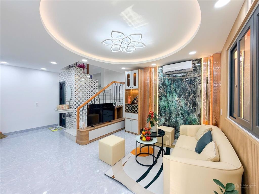 Nhà khu cực vip. bạch đằng, bình thạnh  gần ngã 4 hàng xanh  ngang 6m  4 tầng chỉ 5,45 tỷ tl