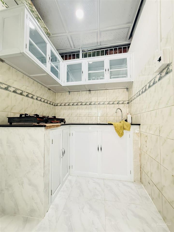 Nhà đáng tiền. trần quốc tuấn, gv  hẻm 4m  khu hạnh thông  nở hậu  ngang 5m5, 3tỷ6 tl tốt