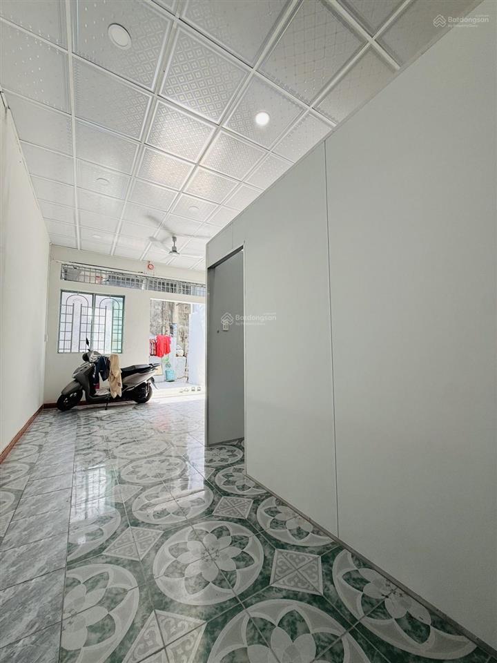 Nhà đáng tiền. trần quốc tuấn, gv  hẻm 4m  khu hạnh thông  nở hậu  ngang 5m5, 3tỷ6 tl tốt