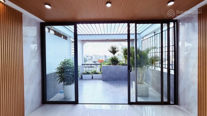 Siêu phẩm 6 tầng  thang máy  6 phòng ngay gần công viên làng hoa  hẻm xe hơi  có gara ô tô