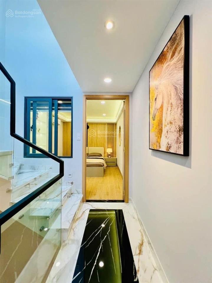 Diện tích đẹp, hẻm xe hơi vô nhà, gần nhà ga t3. đường huỳnh văn nghệ, p.12, gò vấp