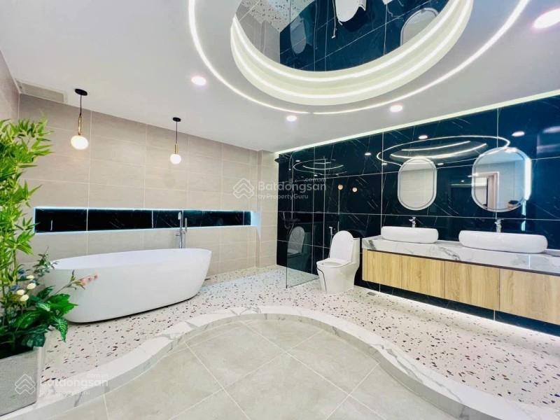 Diện tích đẹp, hẻm xe hơi vô nhà, gần nhà ga t3. đường huỳnh văn nghệ, p.12, gò vấp
