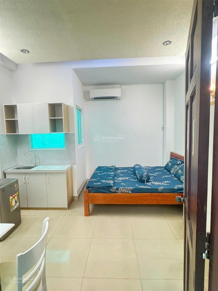 Căn hộ nguyên tầng. đs 21, gv  có 2pn  giờ giấc tự do  gần iuh hướng đi trung tâm chỉ 7tr/1t