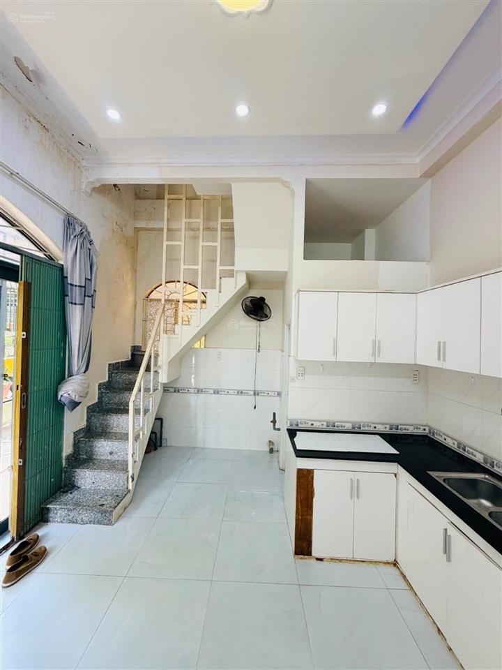 Nhà hẻm xe hơi bình thạnh, trên đường trương đăng quế cách 2 căn ra mặt tiền