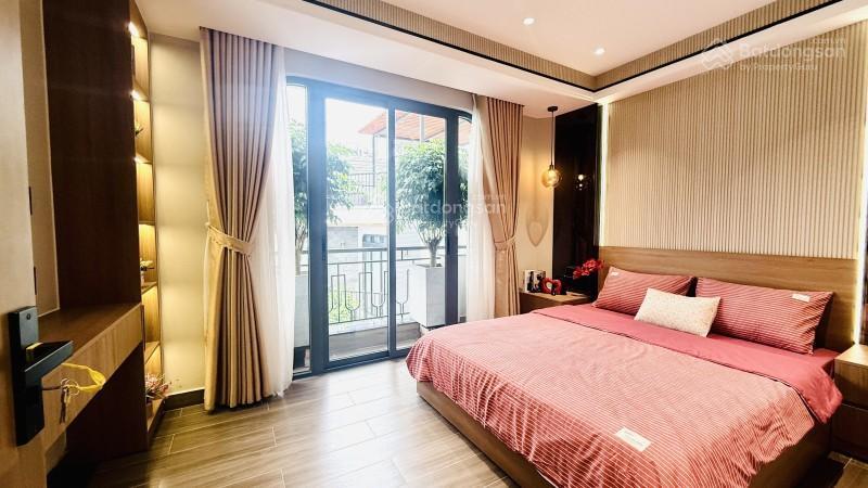 Nhà mới xây 100% lô góc 3 mặt thoáng mát. dt 55m2 trên đường nguyễn văn khối. giá 7,48 tỷ