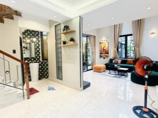 Nhà mới xây 100% lô góc 3 mặt thoáng mát. dt 55m2 trên đường nguyễn văn khối. giá 7,48 tỷ