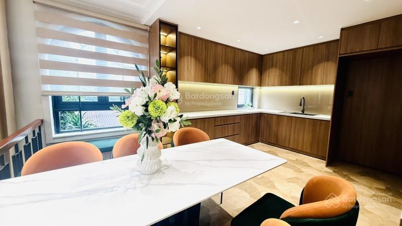 Nhà mới xây 100% lô góc 3 mặt thoáng mát. dt 55m2 trên đường nguyễn văn khối. giá 7,48 tỷ