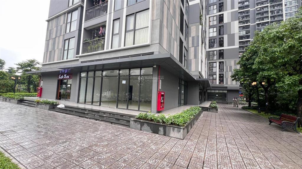 Chính chủ cần cho thuê shop beverly 66,9m2 ngay mặt sảnh căn hộ, giá 35tr/th