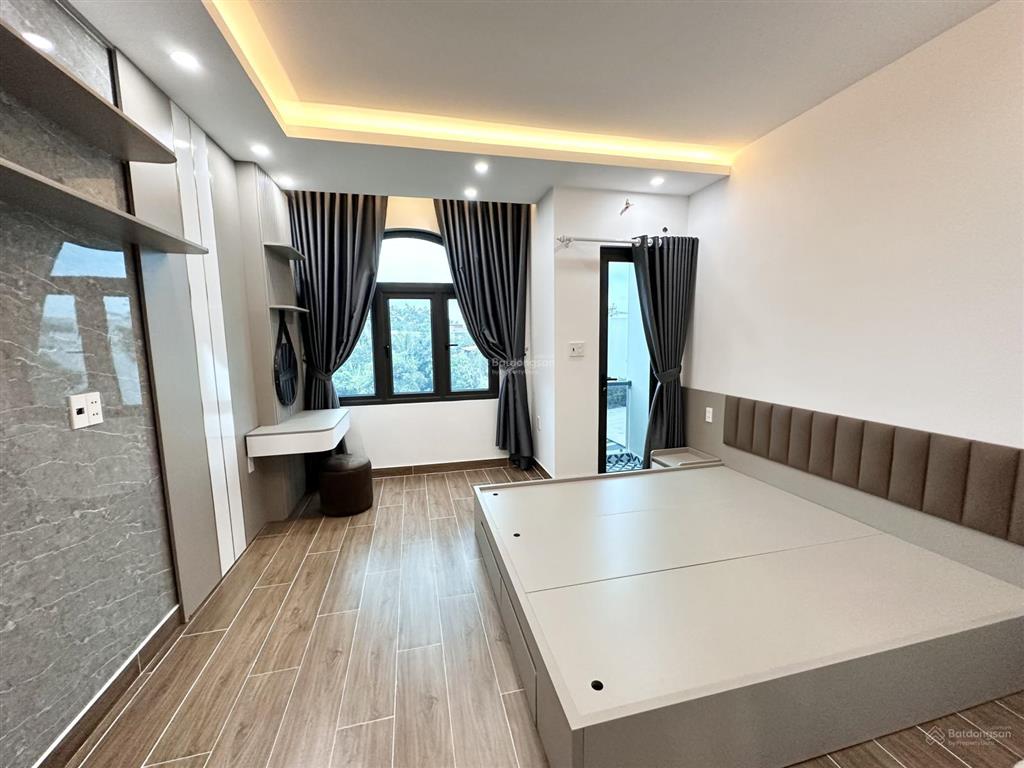 Nhà 3 tầng đầy đủ nội thất gần ngã 3 sở dầu, hồng bàng về ở ngay