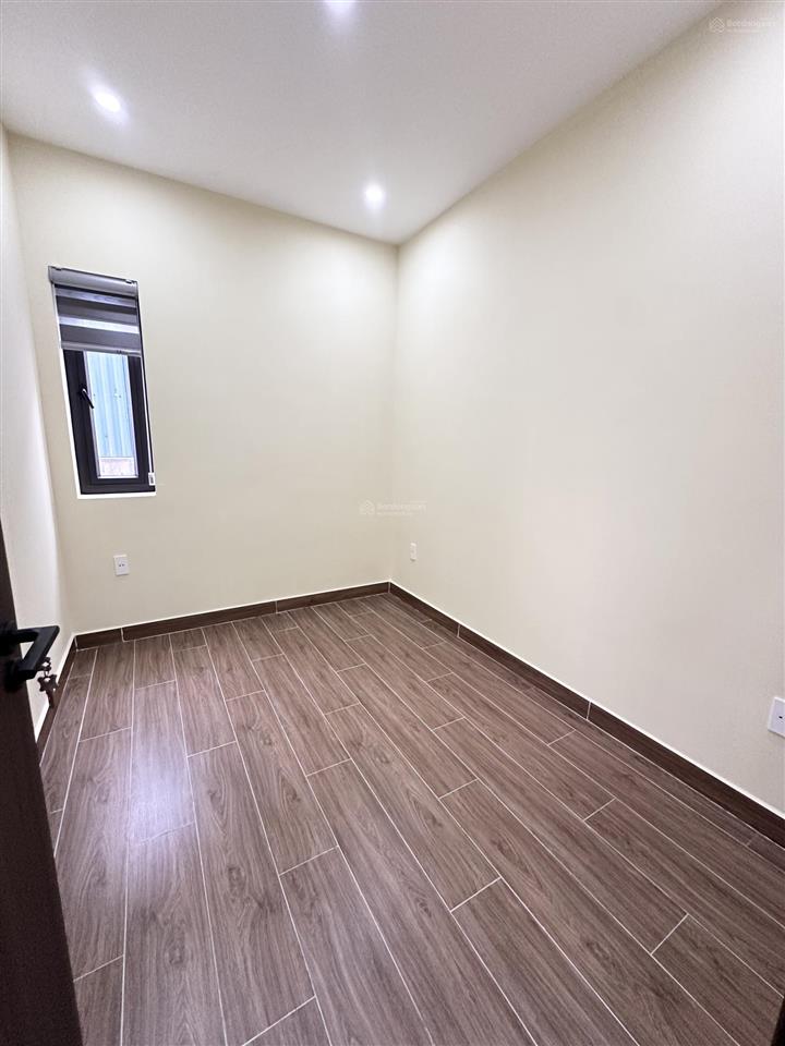 Nhà 3 tầng đầy đủ nội thất gần ngã 3 sở dầu, hồng bàng về ở ngay