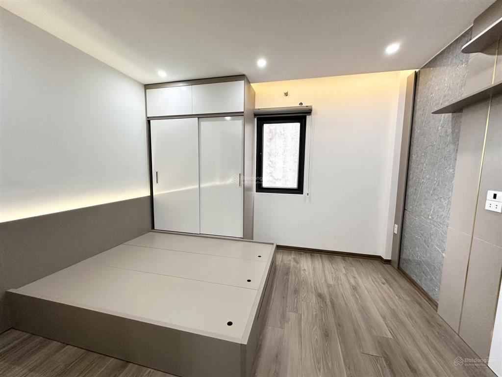 Nhà 3 tầng đầy đủ nội thất gần ngã 3 sở dầu, hồng bàng về ở ngay