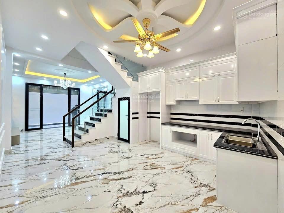 3,25 tỷ có ngay nhà 4 tầng ngay siêu thị mega trung tâm hồng bàng đầy tiện ích, trường học các cấp