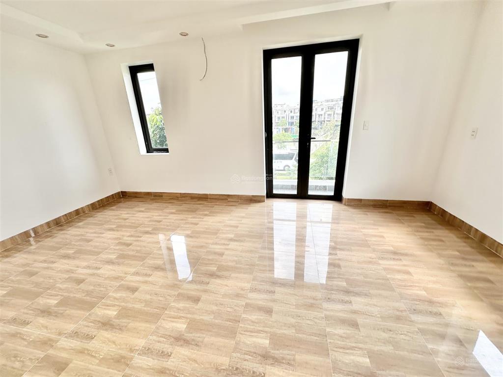 Hàng hiếm góc 2 mặt tiền hoàn thiện sẵn tại him lam hùng vương, 6,x tỷ