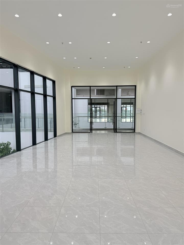 Cho thuê shop thương mại daqua bến bình đông, giá 25tr   0929 535 ***