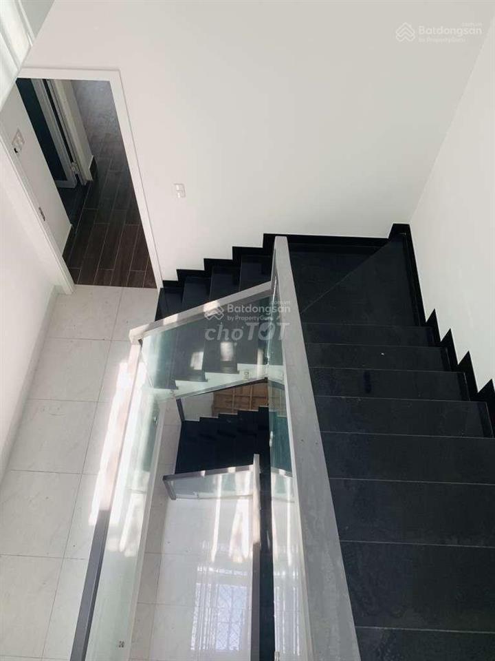 Thấy là mê nhà đẹp 4 tầng phạm thế hiển quận 8 sổ riêng hoàn công đủ
