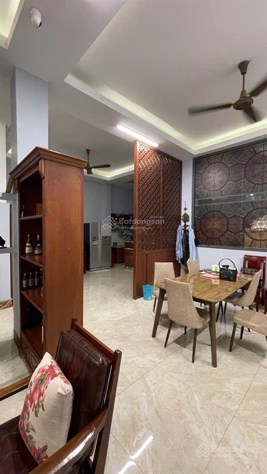 Nhà mặt tiền ngang khủng 10m, 5 tầng rộng mênh mông, cao lỗ ngay parc mall p4, q8