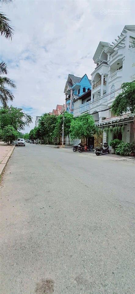 Nhà mặt tiền ngang khủng 10m, 5 tầng rộng mênh mông, cao lỗ ngay parc mall p4, q8