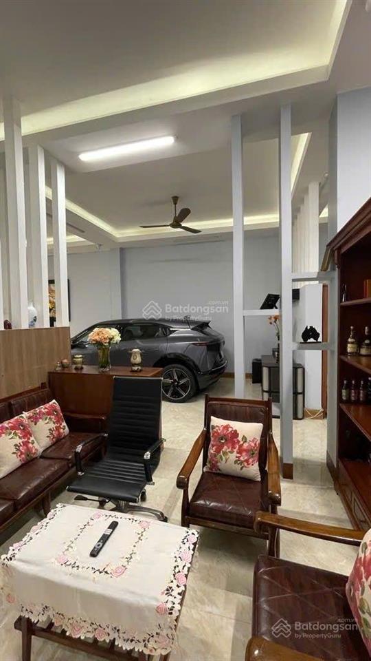 Nhà mặt tiền ngang khủng 10m, 5 tầng rộng mênh mông, cao lỗ ngay parc mall p4, q8