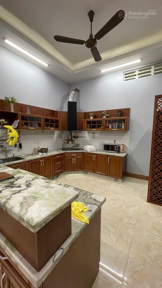Nhà mặt tiền ngang khủng 10m, 5 tầng rộng mênh mông, cao lỗ ngay parc mall p4, q8