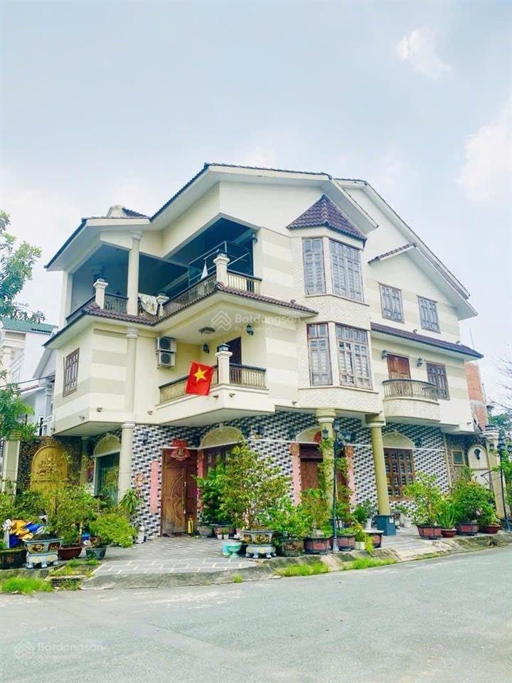 Biệt thự giảm sốc 2 tỷ 9m x 20m 4 tầng lô góc kdc bình hưng cạnh pegasuite quận 8