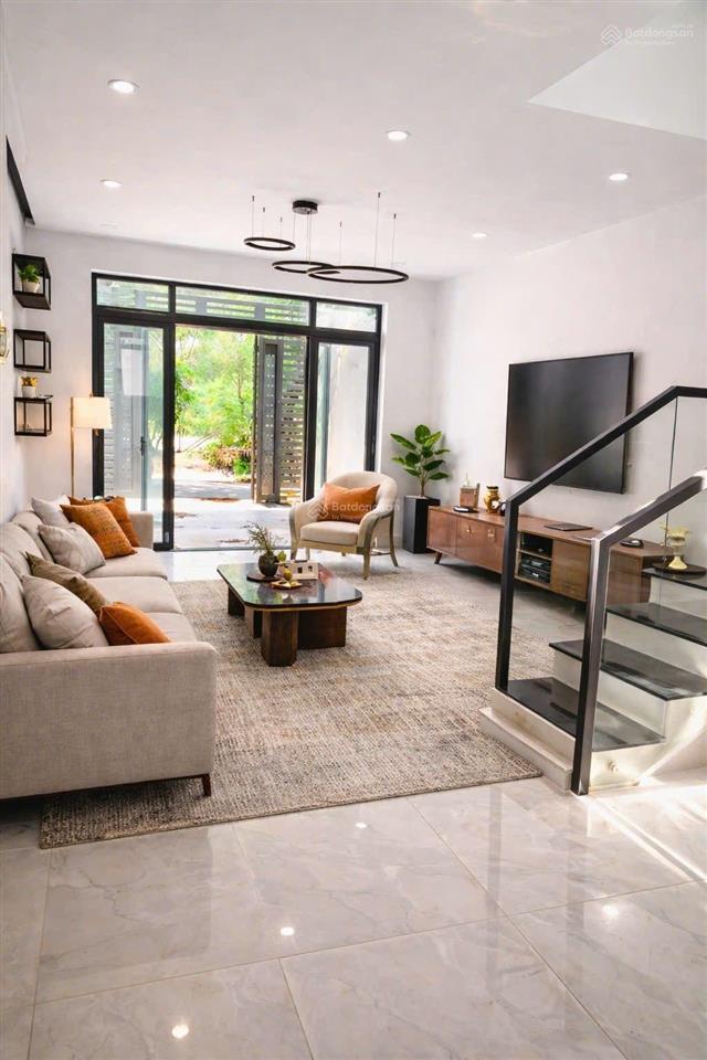 Ngộp nhà 4 tầng 5 x 24 có thang máy, phạm thế hiển, quận 8, đẹp sang chảnh, shr hoàn công đủ