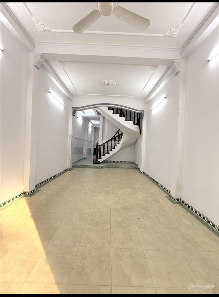 Ngộp bank bán nhà 5 tầng ngay parc mall cao lỗ, tạ quang bửu quận 8