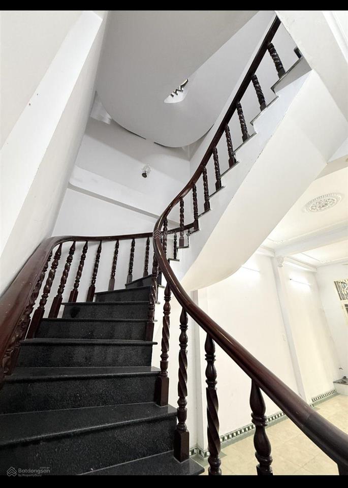Ngộp bank bán nhà 5 tầng ngay parc mall cao lỗ, tạ quang bửu quận 8