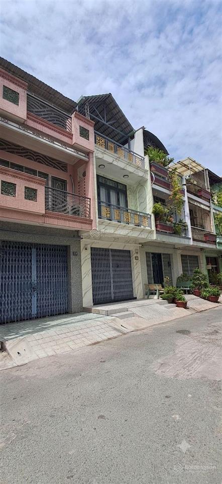 Chủ ngộp quá rẻ nhà mặt tiền 3 tầng 8 tỷ 8. ngay trường học tạ quang bửu quận 8