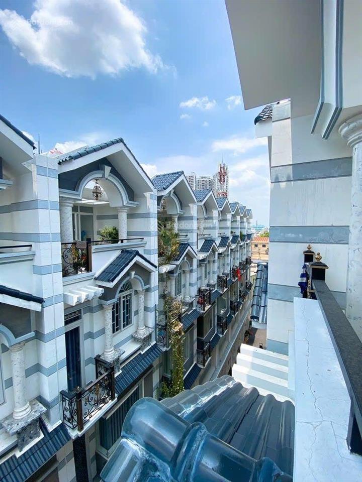 Chủ ngộp, bán nhà 5 tầng đẹp lung linh, xe hơi đổ cửa ngay tt quận 8.