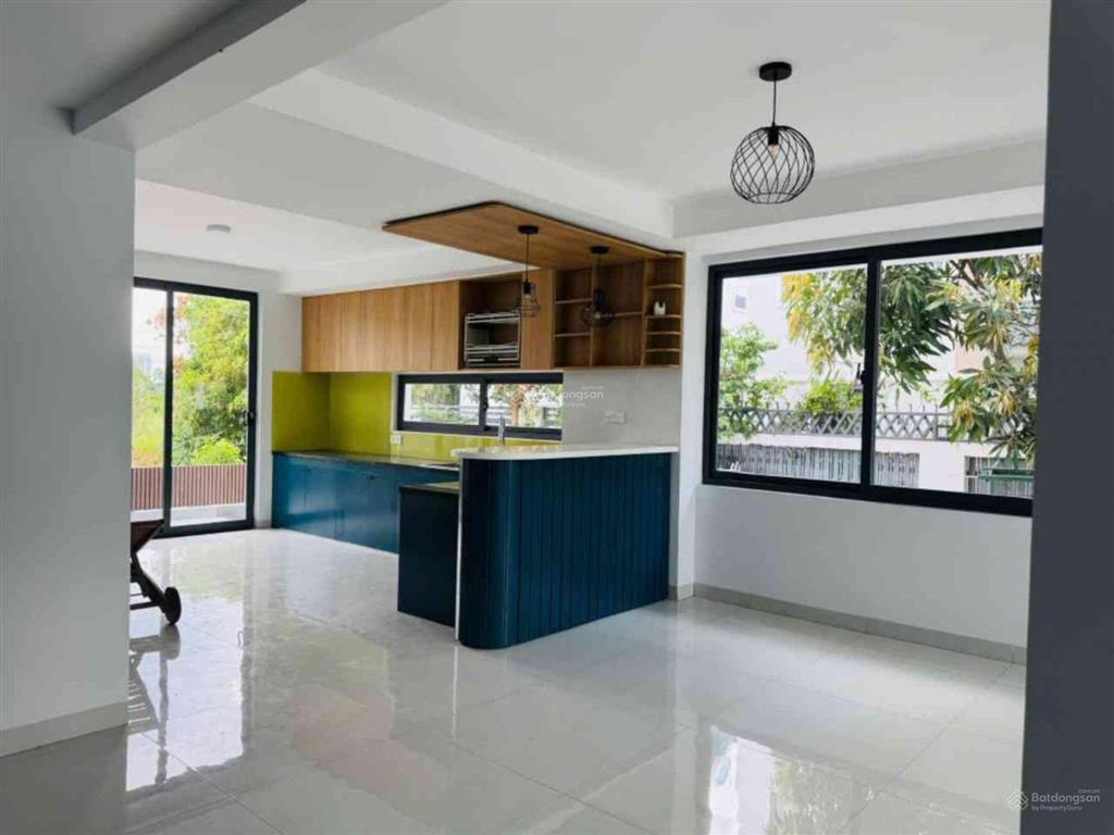 Bán biệt thự 3 tầng 10m x 20m, 10pn dòng tiền 30tr/tháng bình hưng gần bx quận 8