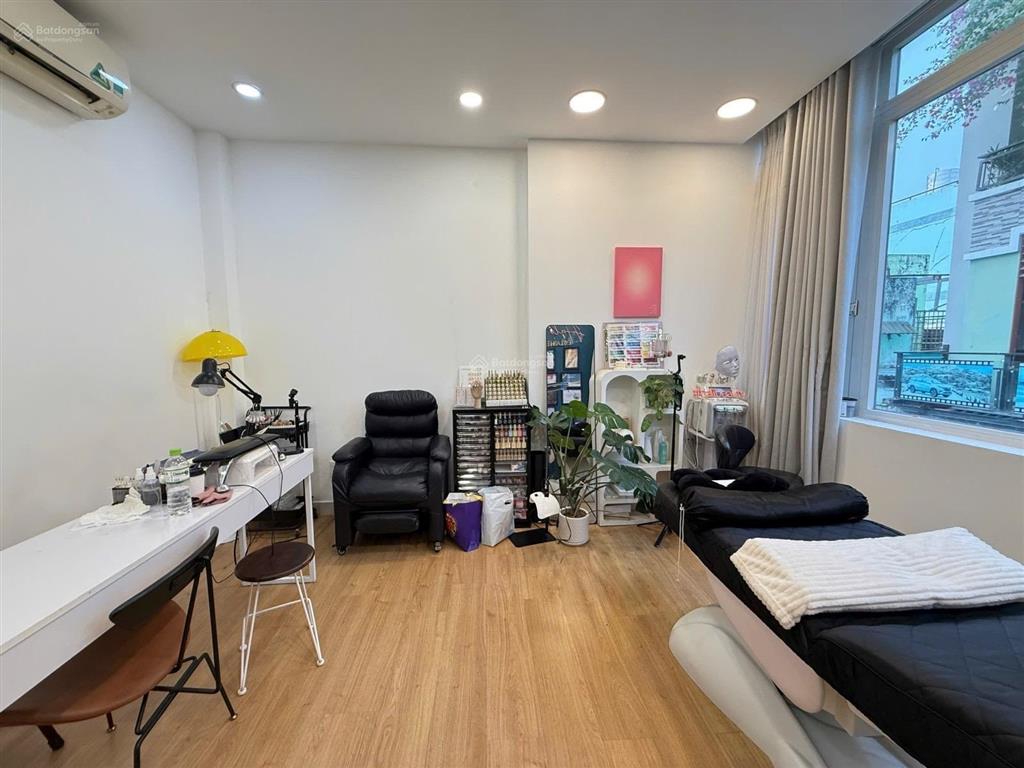 Hẻm kinh doanh tân quý, 2 phút qua aeon mall, 65m2, 2 tầng mới, ô tô tránh nhau, chỉ 8 tỷ xíu tl